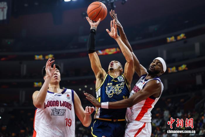 广东东阳光队在同城德比中击败广州朗肽海本队