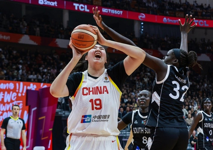中国女篮两胜一负领跑小组 世界杯席位触手可及