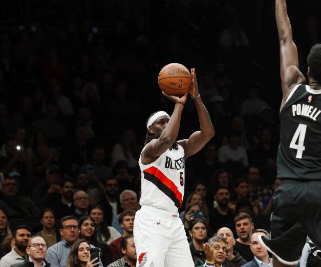 开拓者大胜篮网送四连败 阿夫迪亚全能表现引领