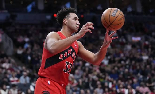 勇士两笔交易近两个月后表现分化：波尔津吉斯