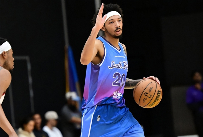 湖人发展联盟首战告捷 尼克·史密斯18+5助球队晋